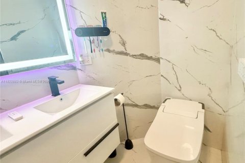 Купить виллу или дом в Хомстед, Флорида 4 спальни, 182.46м2, № 2034667 - фото 11