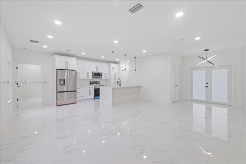 Villa ou maison à vendre à Lehigh Acres, Floride: 3 chambres № 1941306 - photo 5