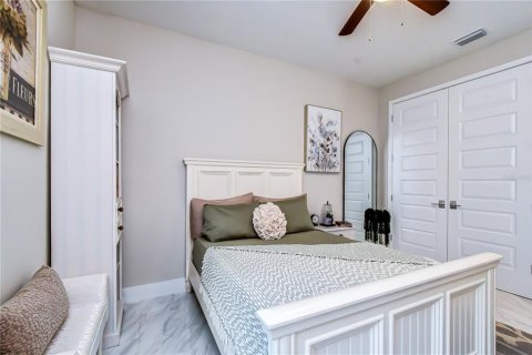 House in Tampa, Florida 4 bedrooms, 184.97 sq.m. № 2203332 - photo 29