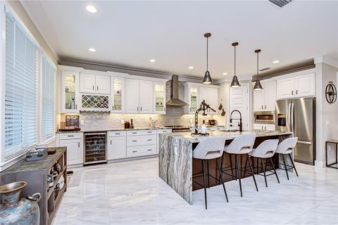 House in Tampa, Florida 4 bedrooms, 184.97 sq.m. № 2203332 - photo 15