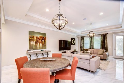 House in Tampa, Florida 4 bedrooms, 184.97 sq.m. № 2203332 - photo 10