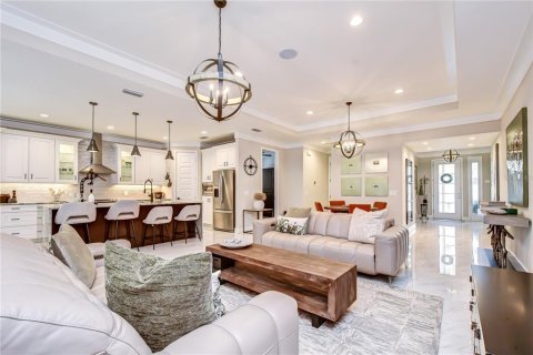 House in Tampa, Florida 4 bedrooms, 184.97 sq.m. № 2203332 - photo 13