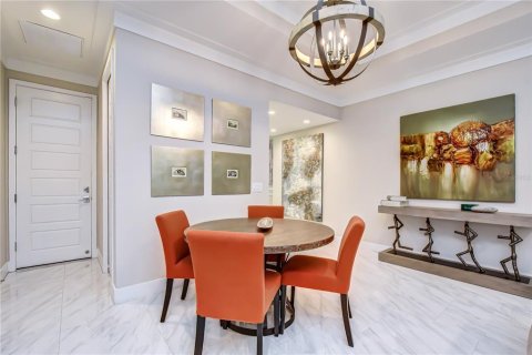 House in Tampa, Florida 4 bedrooms, 184.97 sq.m. № 2203332 - photo 9