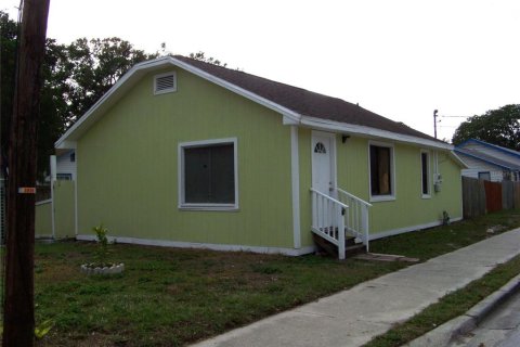 House in Clearwater, Florida 3 bedrooms, 69.12 sq.m. № 1717229 - photo 2