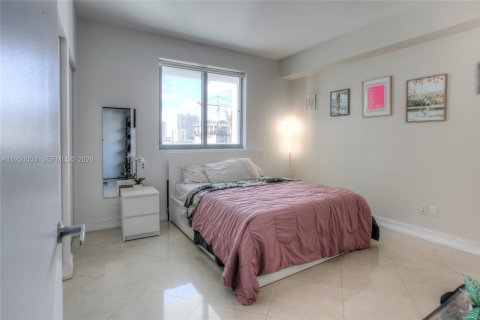 Condo in Miami, Florida, 2 bedrooms № 2153059 - photo 10
