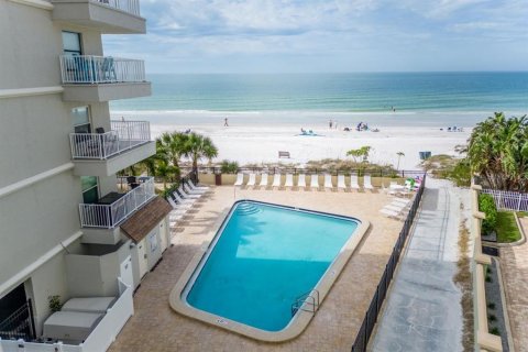 Condominio en venta en Indian Shores, Florida, 3 dormitorios, 132.39 m2 № 1835600 - foto 1