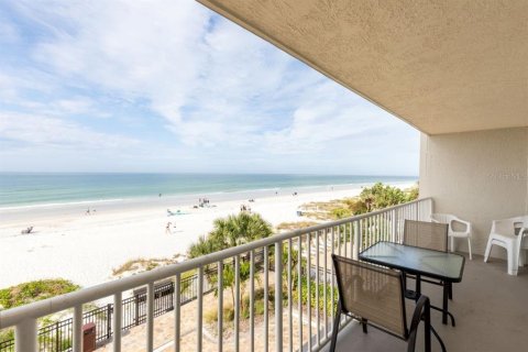 Condominio en venta en Indian Shores, Florida, 3 dormitorios, 132.39 m2 № 1835600 - foto 12