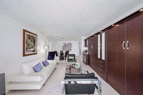 Condominio en venta en Hollywood, Florida, 1 dormitorio, 77.57 m2 № 2171880 - foto 16