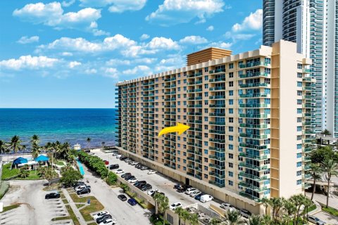 Condo in Hollywood, Florida, 1 bedroom № 2171880