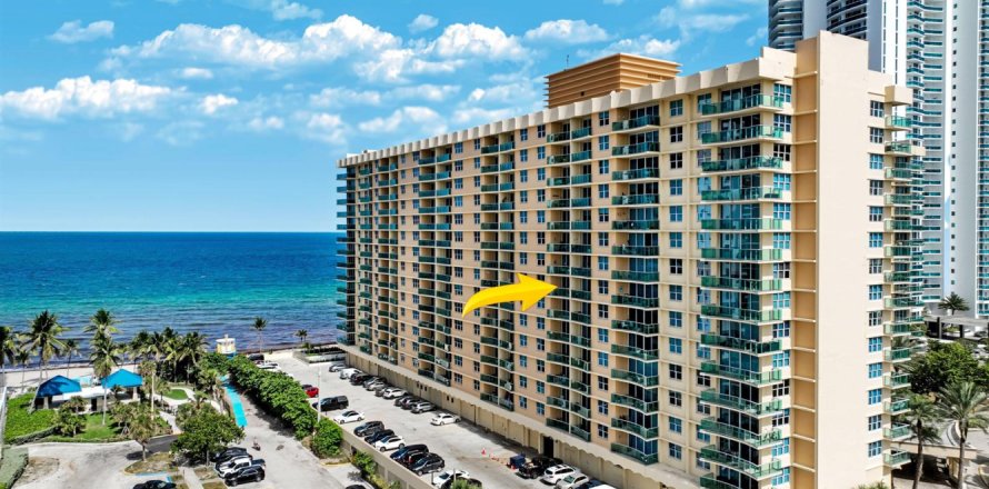 Condominio en Hollywood, Florida, 1 dormitorio  № 2171880