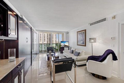 Condominio en venta en Hollywood, Florida, 1 dormitorio, 77.57 m2 № 2171880 - foto 11