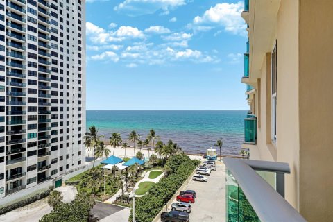 Condominio en venta en Hollywood, Florida, 1 dormitorio, 77.57 m2 № 2171880 - foto 19