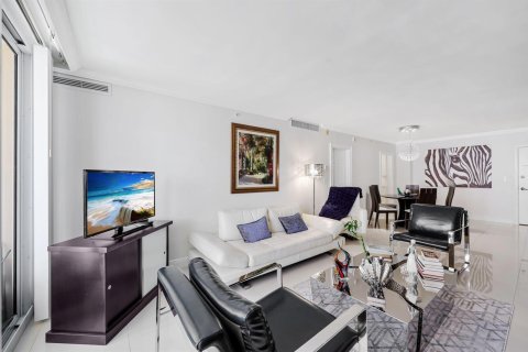 Condominio en venta en Hollywood, Florida, 1 dormitorio, 77.57 m2 № 2171880 - foto 14