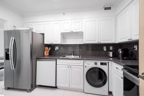 Condominio en venta en Hollywood, Florida, 1 dormitorio, 77.57 m2 № 2171880 - foto 8