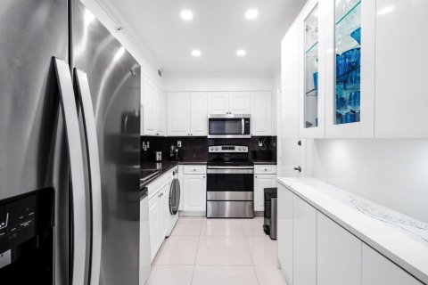 Condominio en venta en Hollywood, Florida, 1 dormitorio, 77.57 m2 № 2171880 - foto 4