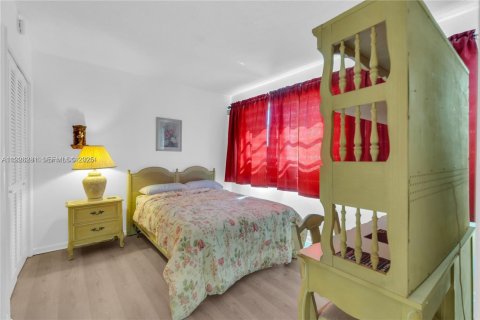 Condo in Hallandale Beach, Florida, 2 bedrooms  № 2039693 - photo 8