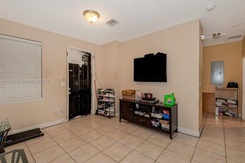 Купить виллу или дом в Майами, Флорида 3 спальни, № 2049893 - фото 3