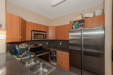 Купить виллу или дом в Майами, Флорида 3 спальни, № 2049893 - фото 5