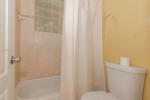 Купить виллу или дом в Майами, Флорида 3 спальни, № 2049893 - фото 13