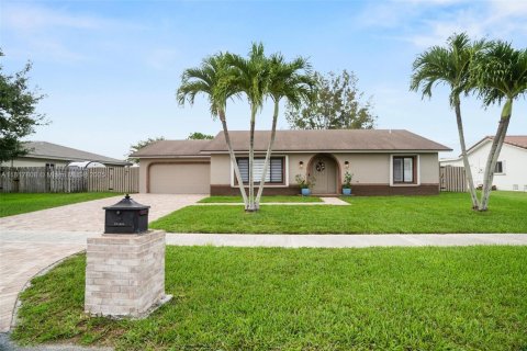 Villa ou maison à vendre à Sunrise, Floride: 3 chambres, 187.11 m2 № 1774521 - photo 1