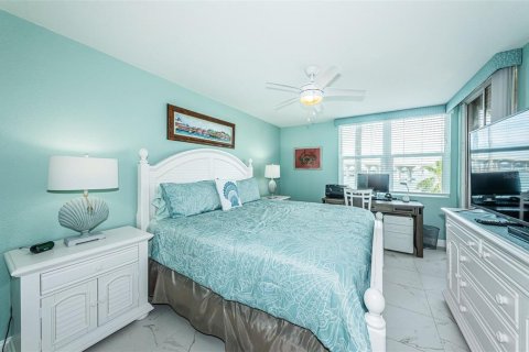 Condo in Saint Petersburg, Florida, 2 bedrooms  № 1917836 - photo 16