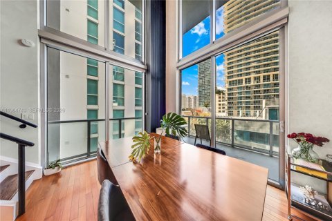 Condo in Miami, Florida, 1 bedroom № 2081138 - photo 4