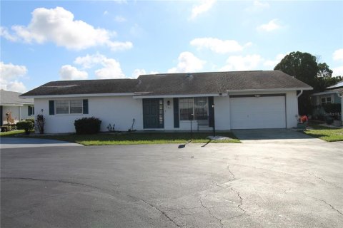 House in Sun City Center, Florida 2 bedrooms, 106 sq.m. № 2366543