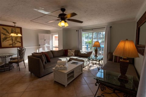 Propiedad comercial en venta en Holmes Beach, Florida, 10 dormitorios, 459.31 m2 № 1020852 - foto 15
