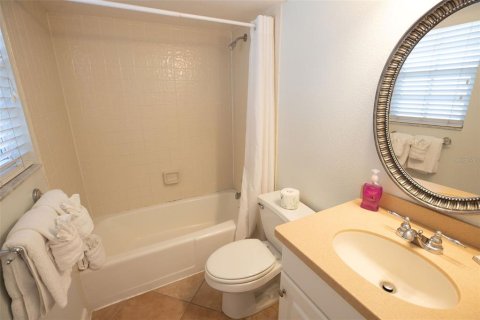 Propiedad comercial en venta en Holmes Beach, Florida, 10 dormitorios, 459.31 m2 № 1020852 - foto 22
