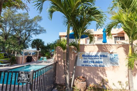 Propiedad comercial en venta en Holmes Beach, Florida, 10 dormitorios, 459.31 m2 № 1020852 - foto 1