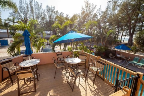 Propiedad comercial en venta en Holmes Beach, Florida, 10 dormitorios, 459.31 m2 № 1020852 - foto 4