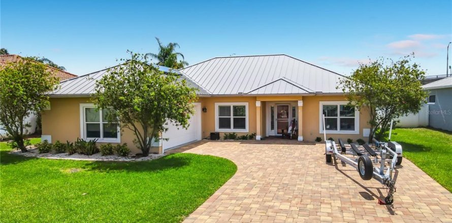 Villa ou maison à New Smyrna Beach, Floride 3 chambres, 196.4 m2 № 2102058
