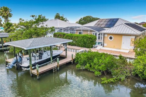 Villa ou maison à vendre à New Smyrna Beach, Floride: 3 chambres, 196.4 m2 № 2102058 - photo 4