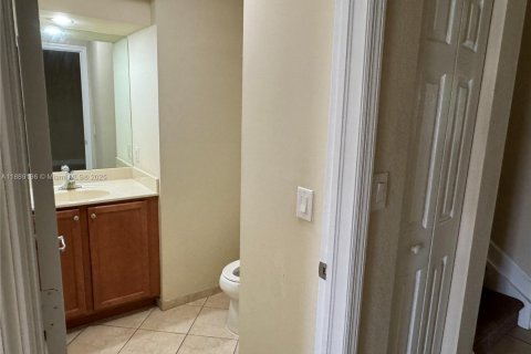 Casa en venta en Cutler Bay, Florida, 3 dormitorios, 182.83 m2 № 1941131 - foto 7
