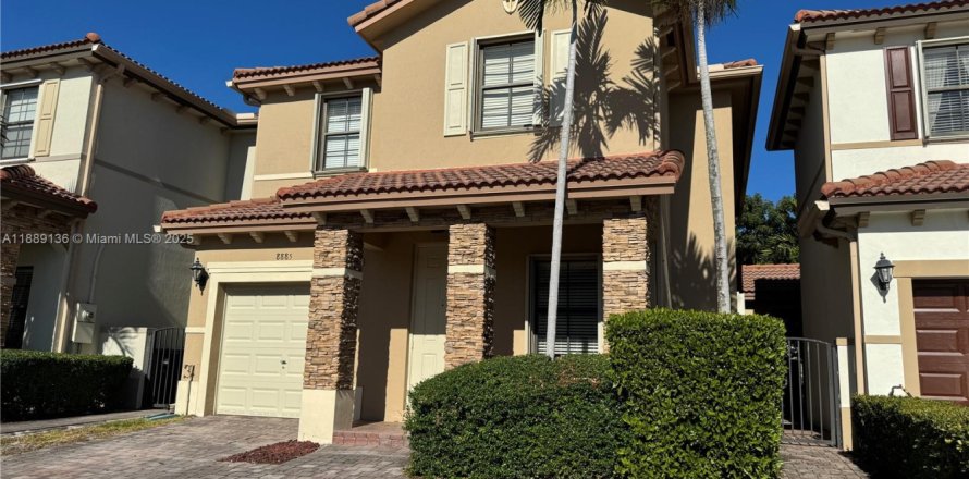House in Cutler Bay, Florida 3 bedrooms, 182.83 sq.m. № 1941131