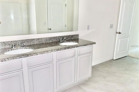 House in Tavares, Florida 3 bedrooms, 155.33 sq.m. № 1654225 - photo 8