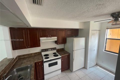 Copropriété à vendre à Lauderhill, Floride: 2 chambres, 91.04 m2 № 2033657 - photo 3