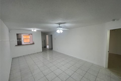 Copropriété à vendre à Lauderhill, Floride: 2 chambres, 91.04 m2 № 2033657 - photo 6