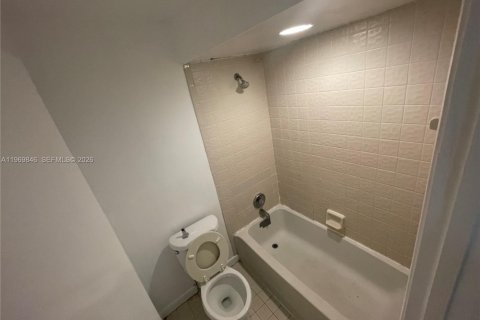Copropriété à vendre à Lauderhill, Floride: 2 chambres, 91.04 m2 № 2033657 - photo 10