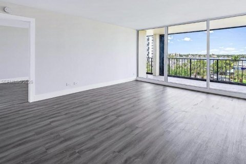 Condo in North Palm Beach, Florida, 2 bedrooms  № 2050366 - photo 8