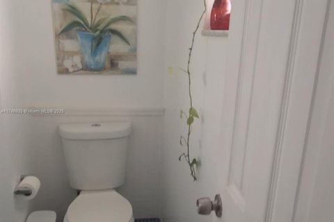 Купить кондоминиум в Майами, Флорида 1 спальня, 81.1м2, № 1959018 - фото 18