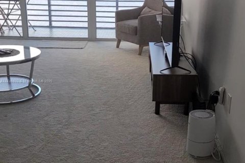 Купить кондоминиум в Майами, Флорида 1 спальня, 81.1м2, № 1959018 - фото 2