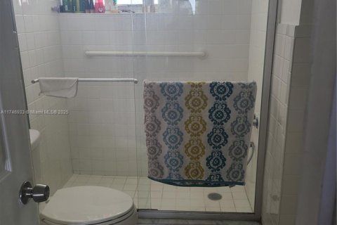 Купить кондоминиум в Майами, Флорида 1 спальня, 81.1м2, № 1959018 - фото 15