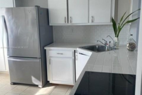 Купить кондоминиум в Майами, Флорида 1 спальня, 81.1м2, № 1959018 - фото 10