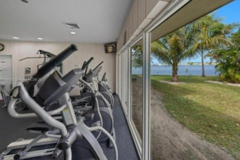 Купить кондоминиум в Майами, Флорида 1 спальня, 81.1м2, № 1959018 - фото 23