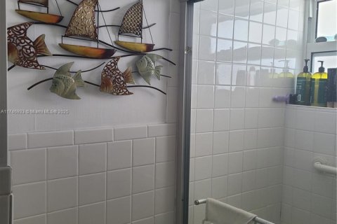 Купить кондоминиум в Майами, Флорида 1 спальня, 81.1м2, № 1959018 - фото 17