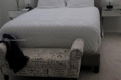 Купить кондоминиум в Майами, Флорида 1 спальня, 81.1м2, № 1959018 - фото 12