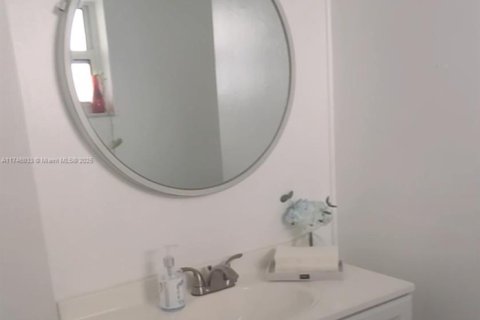 Купить кондоминиум в Майами, Флорида 1 спальня, 81.1м2, № 1959018 - фото 19