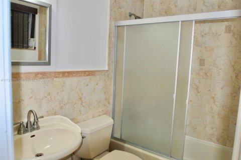 Condominio en venta en Miami Beach, Florida, 39.95 m2 № 1703036 - foto 4