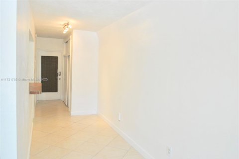 Condominio en venta en Miami Beach, Florida, 39.95 m2 № 1703036 - foto 8